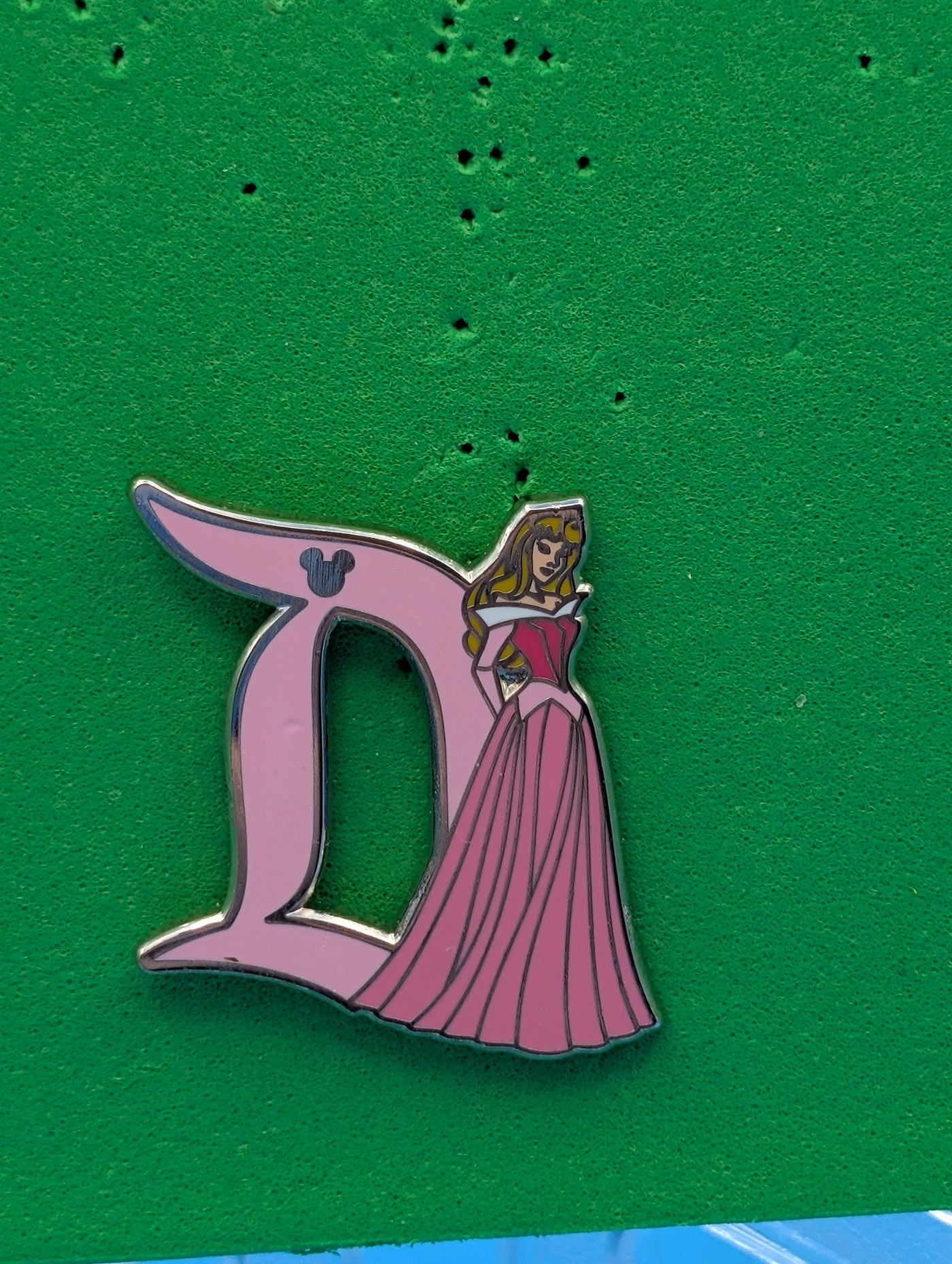 2019 Disneyland Hidden Mickey Disneyland D Sleeping Beauty Aurora Pin