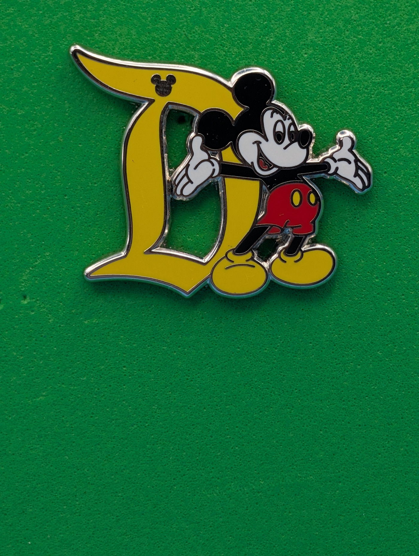 Yellow Mickey Pin Disneyland “D” Series Hidden Mickey 2019
