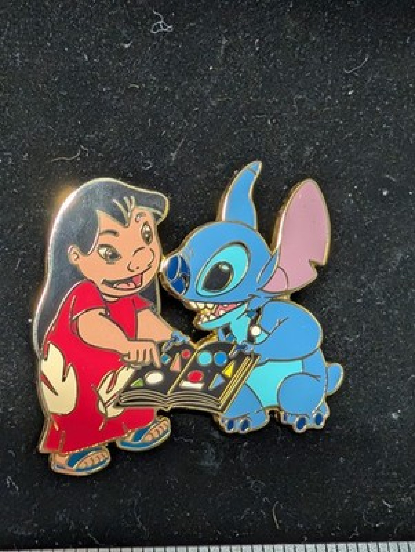 Disney Auctions Lilo and Stitch Pin trading Pin Le 500 