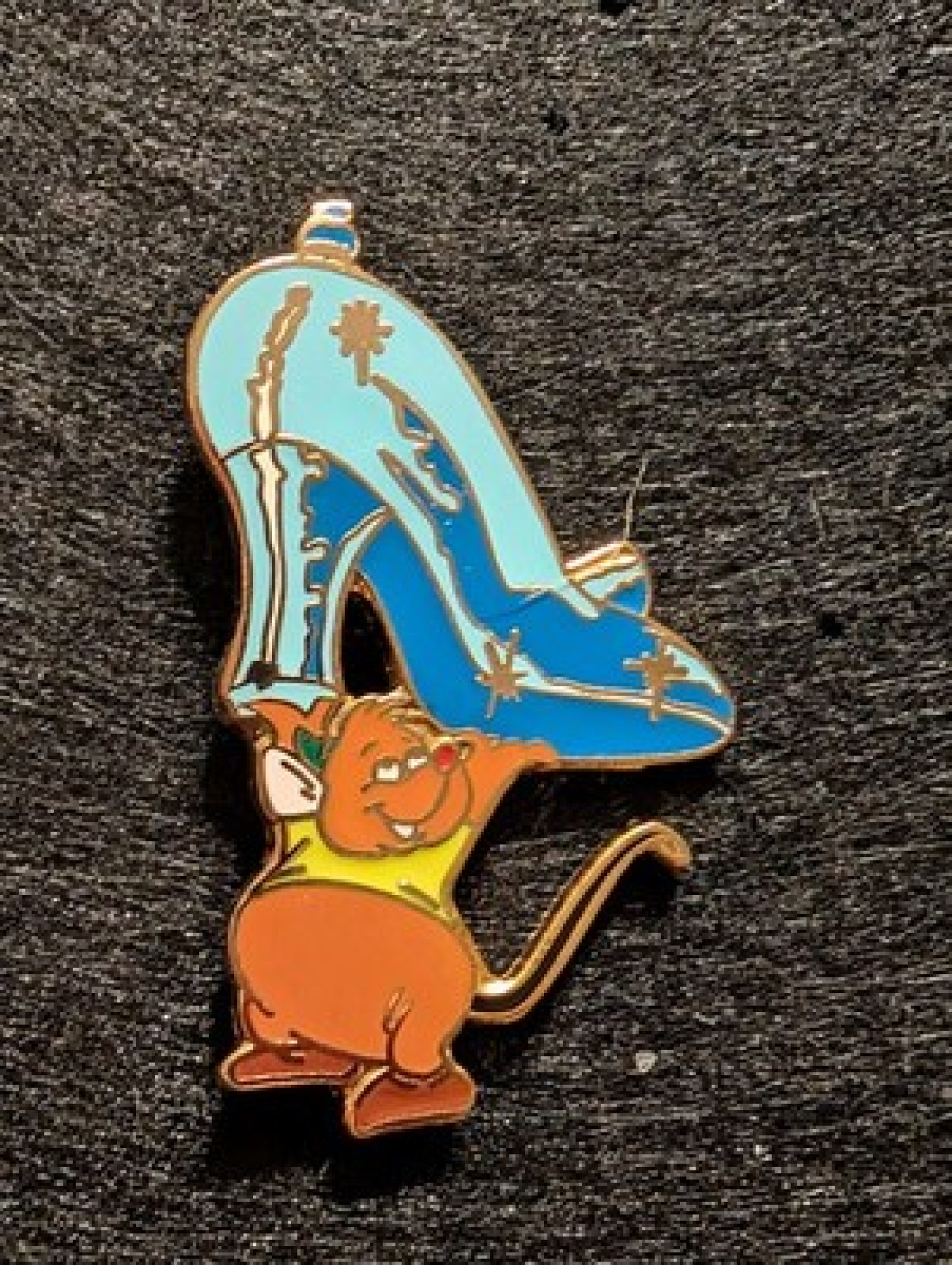 Disney CINDERELLA GUSGUS GLASS SLIPPER LE1000 Day 4 On 2006 Advent Calendar RARE