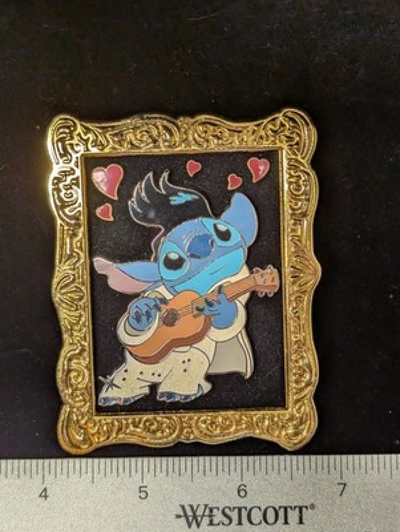 Disney LE 750 jumbo pin - STITCH AS ELVIS - 2005 featured Artist Susan Foy