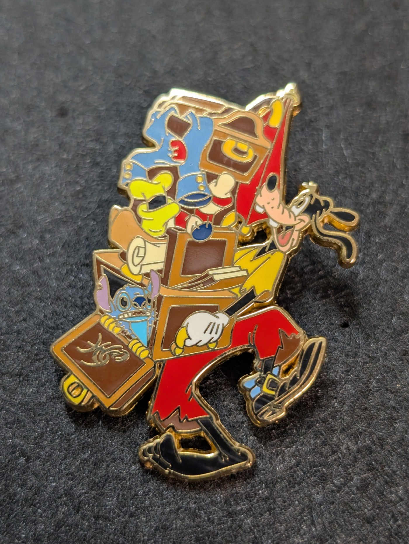 Disney Stitch's High Sea Adventure Goofy and Stitch LE 500 pin