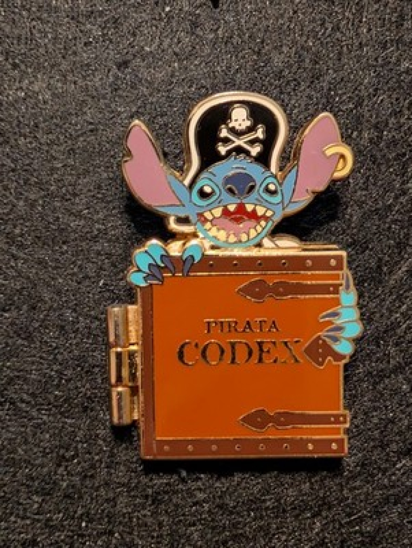 Disney Studio Store Stitch Pirate LE300 