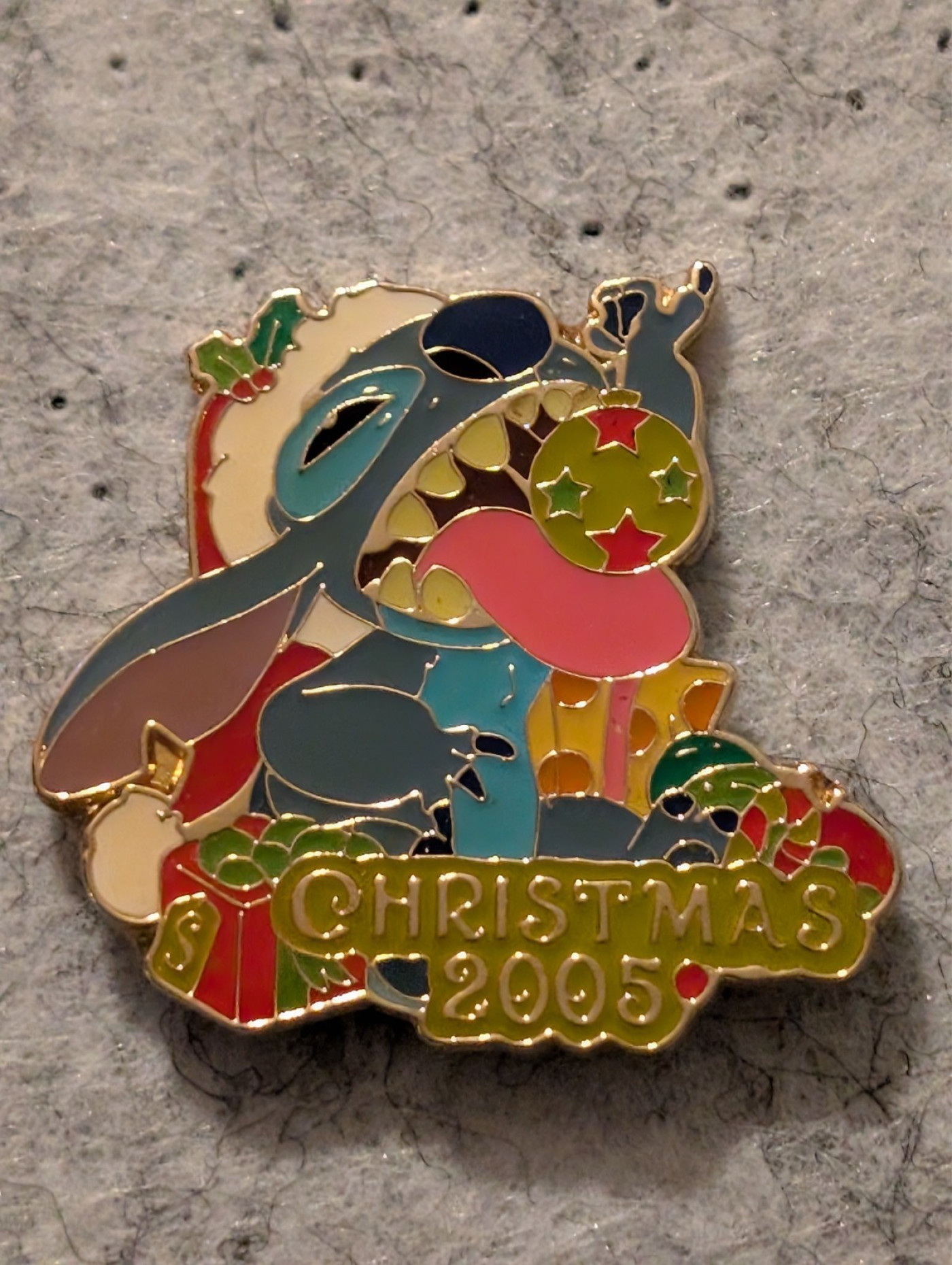 Disney Store Pin Stitch Christmas 2005