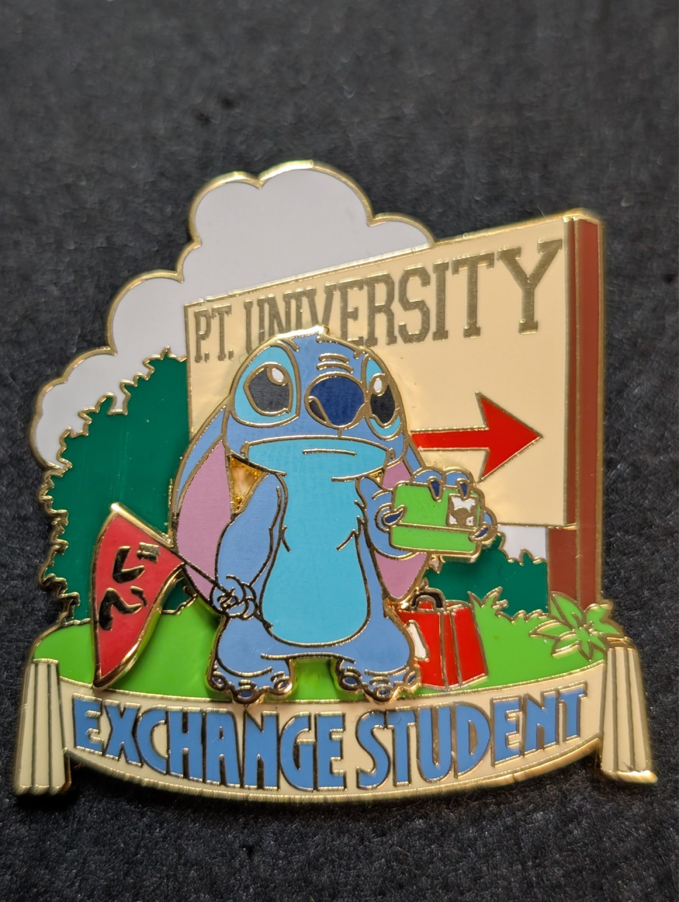 Disney P.T. University Stitch Year Book Exchange Student LE 1000 Pin (B2)