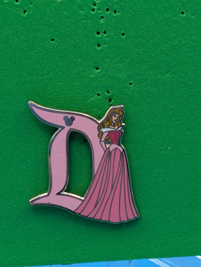2019 Disneyland Hidden Mickey Disneyland D Sleeping Beauty Aurora Pin