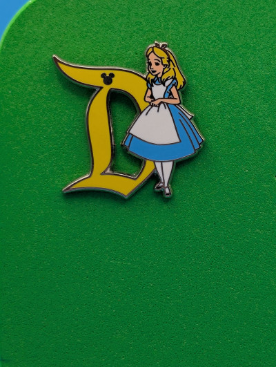Disneyland Hidden Mickey D Alice in Wonderland Disney Pin 2020