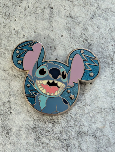 Disney WDW Characters on Mickey  Mouse icon mystery pin Stitch LE 800