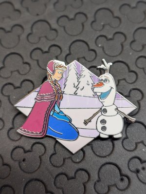 Disney Frozen Mystery Collection - Anna and Olaf Pin