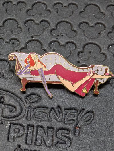 DISNEY Roger Rabbit pin 23835 Jessica on Couch