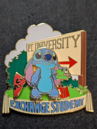 Disney P.T. University Stitch Year Book Exchange Student LE 1000 Pin (B2)