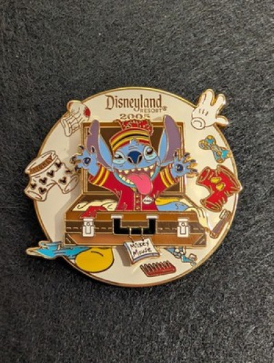 Disney Bellhop Stitch Tower of Terror SIGNED Artist Sam Wang Spinner Pin LE 1000