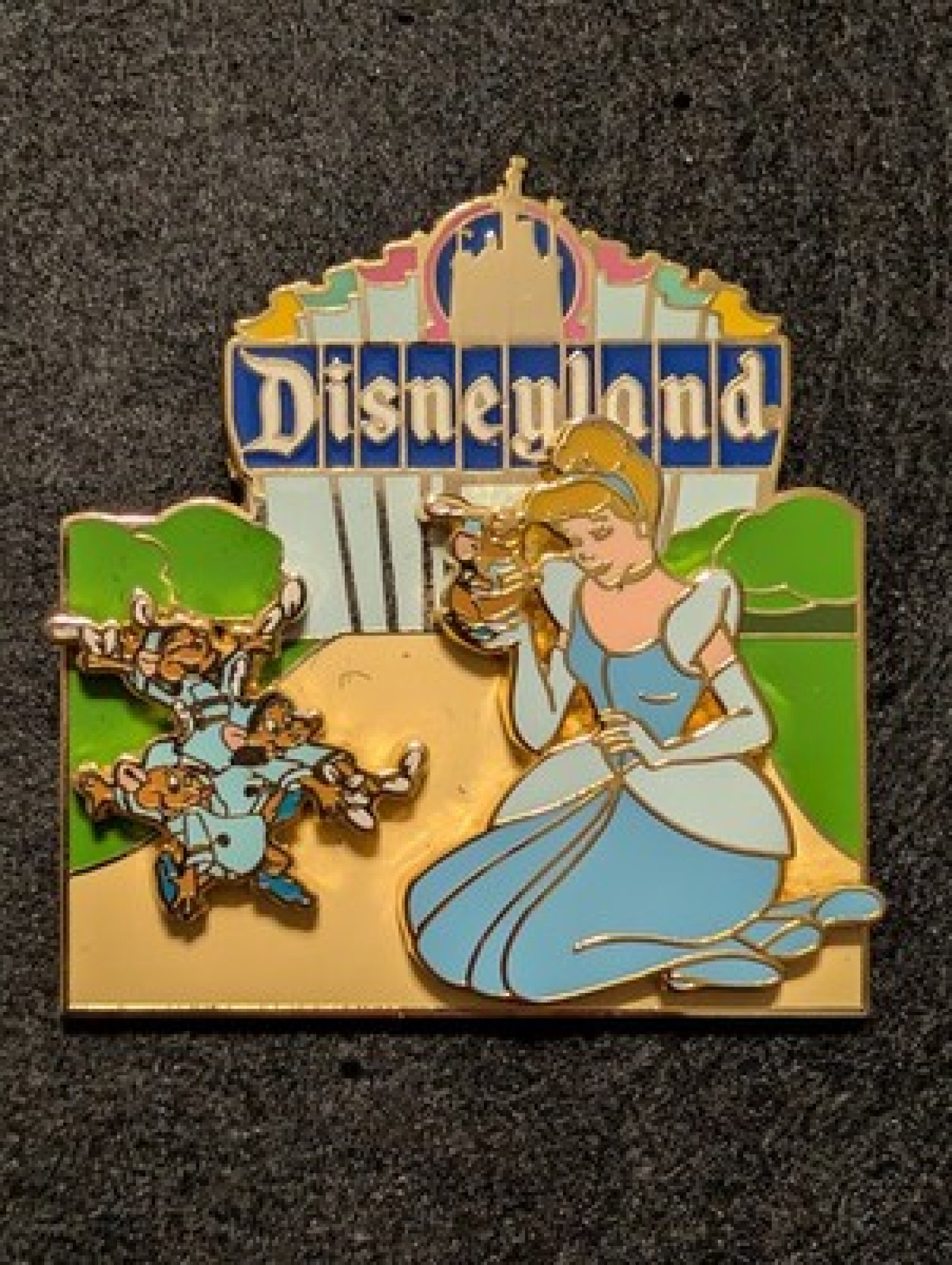 Disney Auctions Disneyland Cinderella and Mice Pin 