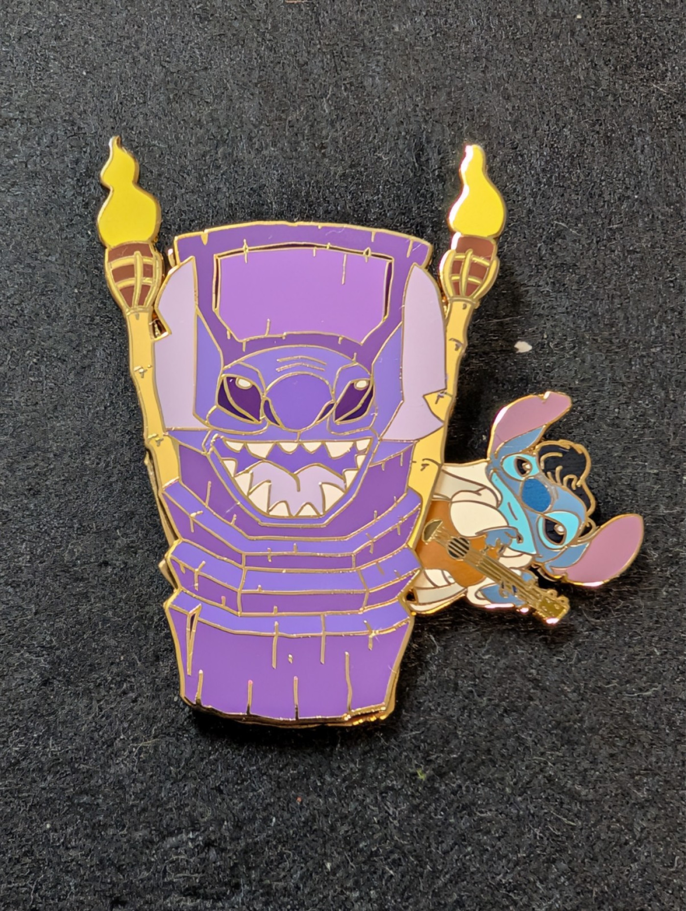 Jumbo LE 500 Stitch Elvis Alien Mechanical Tiki Pole Lilo DA Disney Auctions Pin