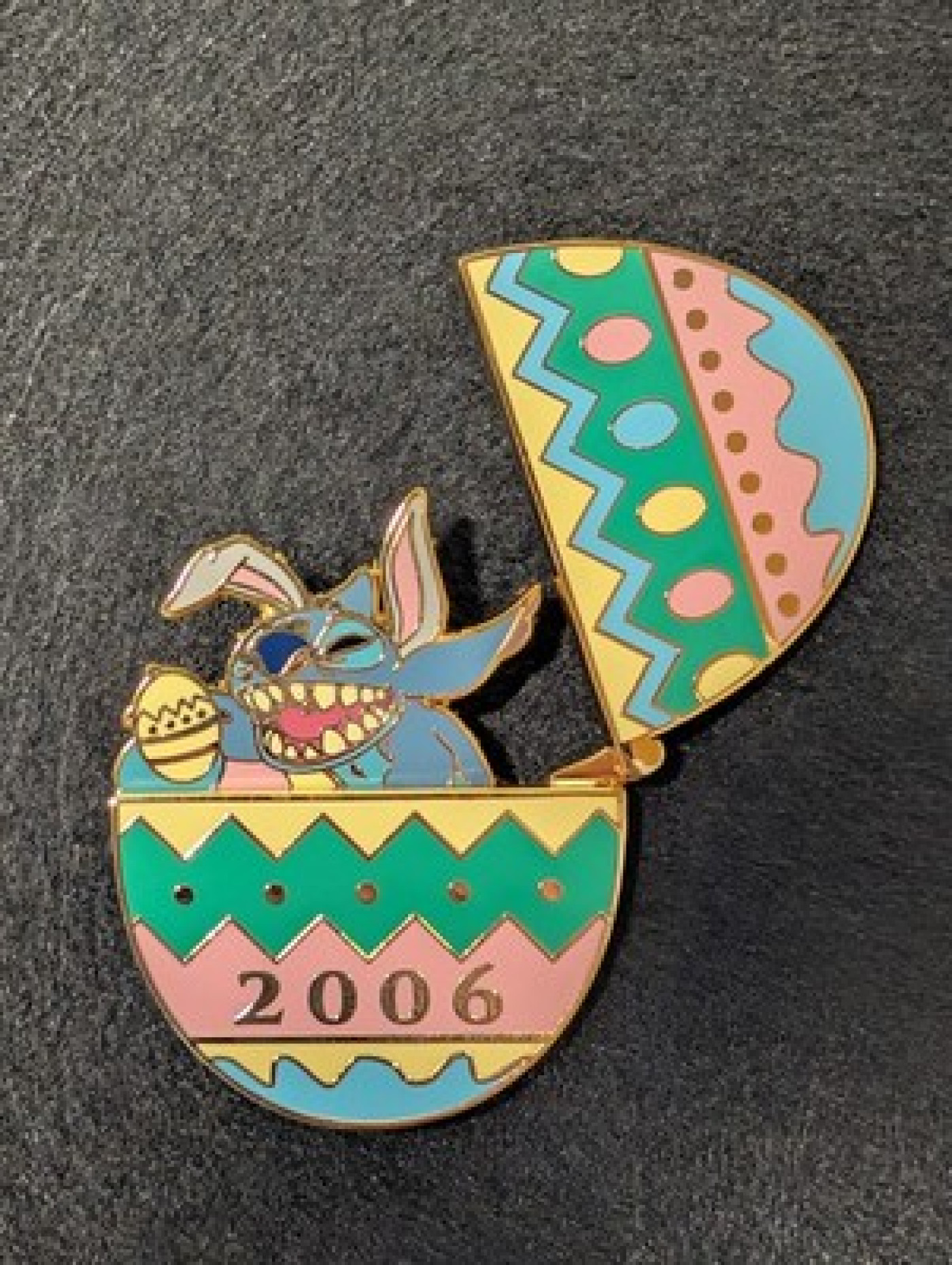 Disney Trading Pins Stitch Hinged Easter Egg 2006 LE 300