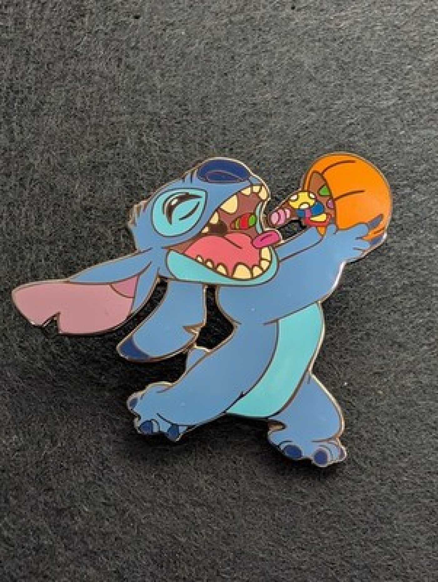 Disney Auctions Pin- Stitch Eating Candy Halloween Pumpkin LE 1000