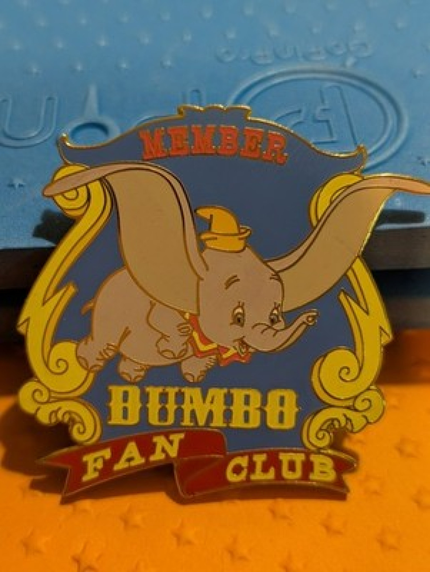 Disney Auctions Dumbo Fan Club Member Pin LE 1000