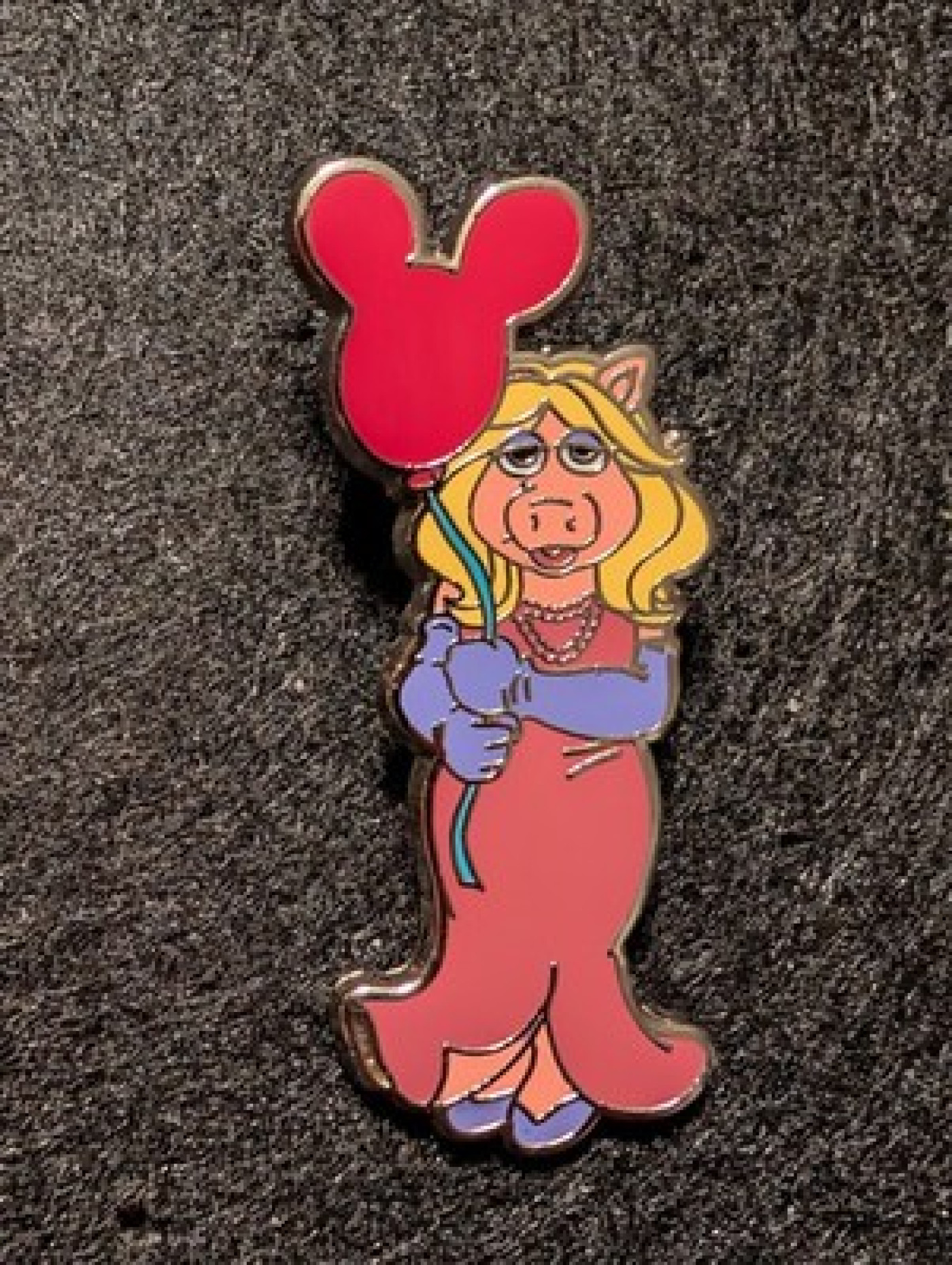 Disney Parks Exclusive Pin ~ Miss Piggy with Mickey Balloon