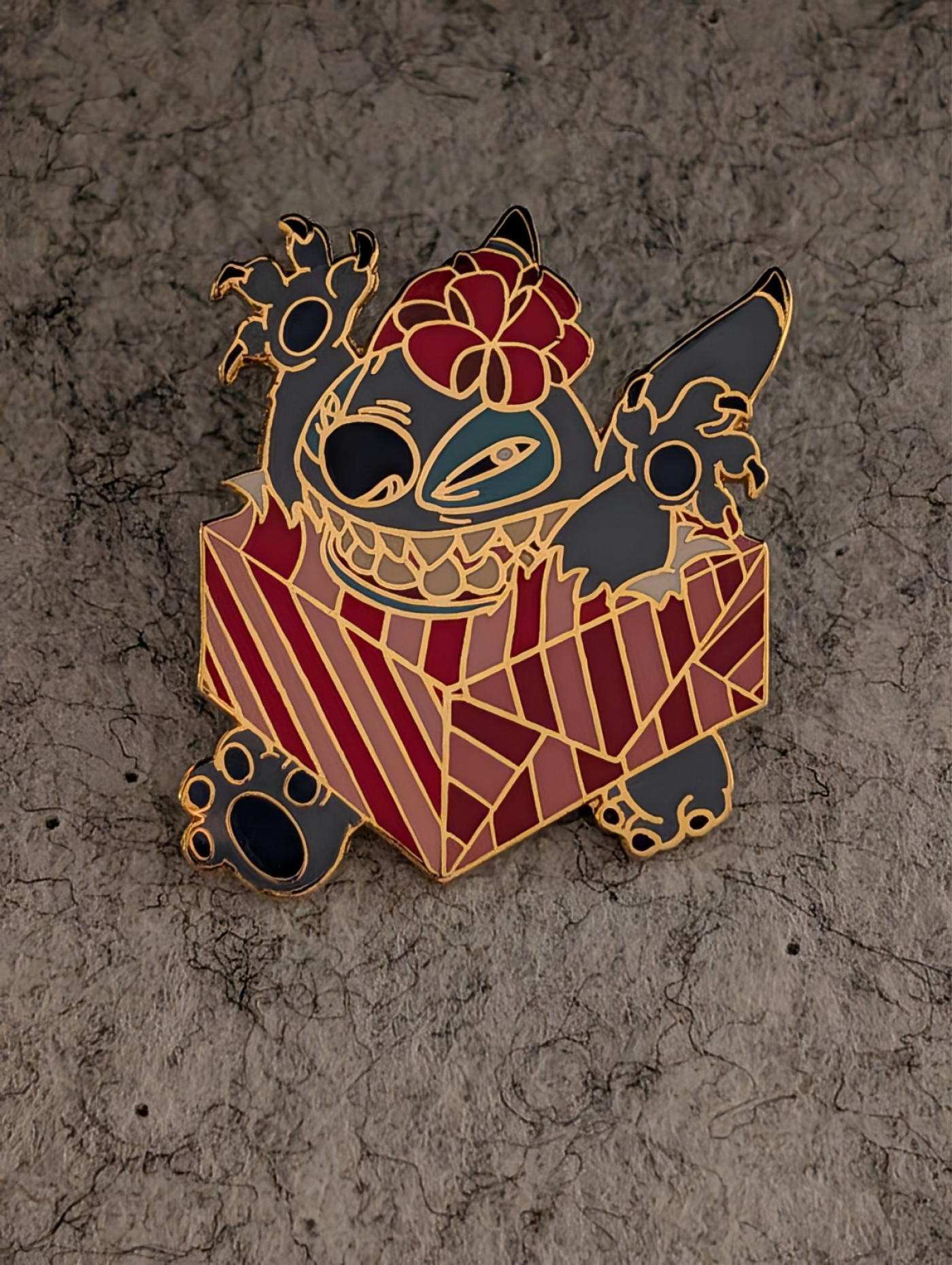 DISNEY AUCTIONS PIN LE STITCH OPENS PRESENT SANTA HAT CHRISTMAS