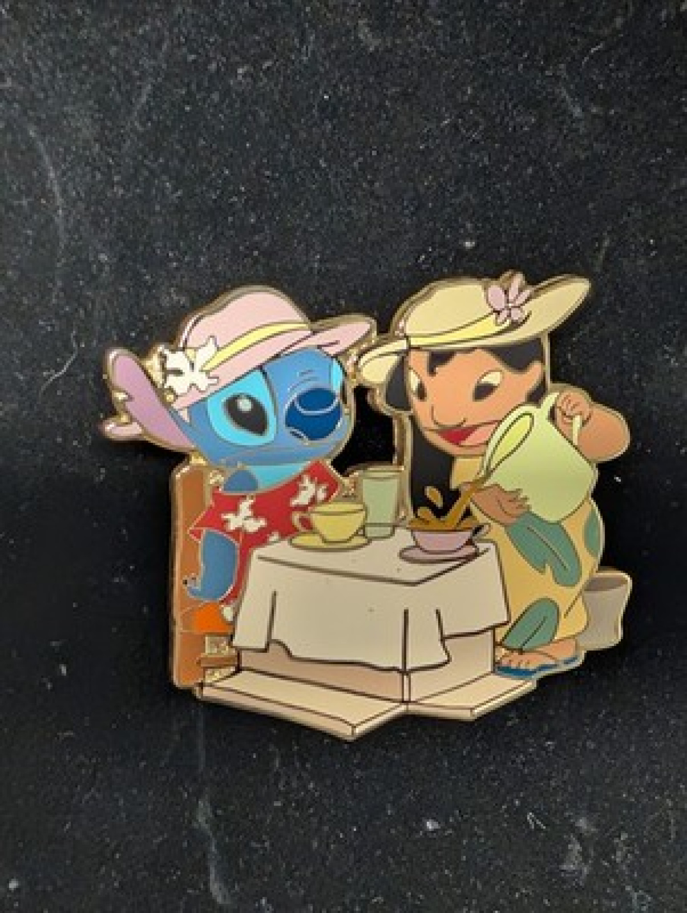 DISNEY AUCTIONS PIN LE 1000 LILO AND STITCH TEA PARTY