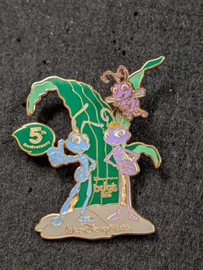DISNEY 2002 LE 2500 5TH ANNIVERSARY A BUG’S LIFE PIN