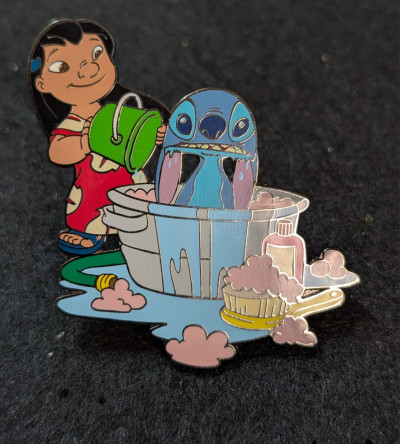 Disney Auctions Lilo Drenching Stitch Pin Limited Edition LE 1000 Bath Series 4