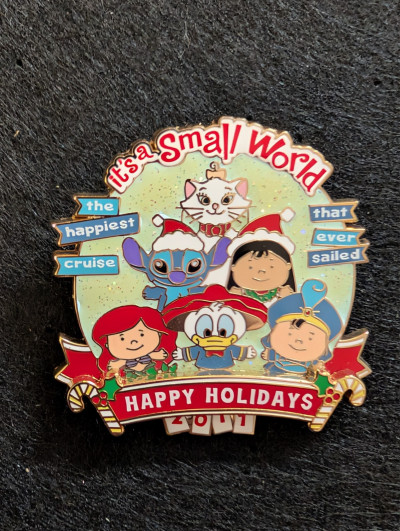 Disney DLR 2011 ( it's a small world ) HAPPY HOLIDAY PIN Artist Proof